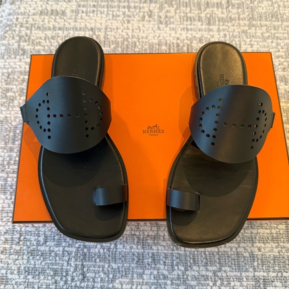 Hermes Hera Black Sandals (size 37) - Picture 6 of 6